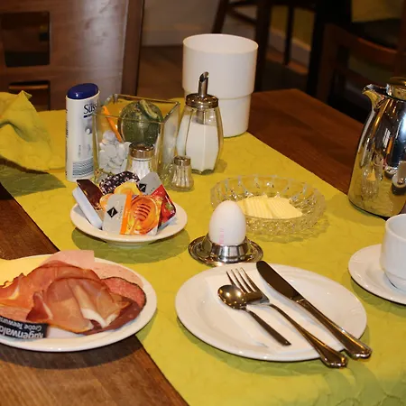 Garni Schilling دوسبرغ